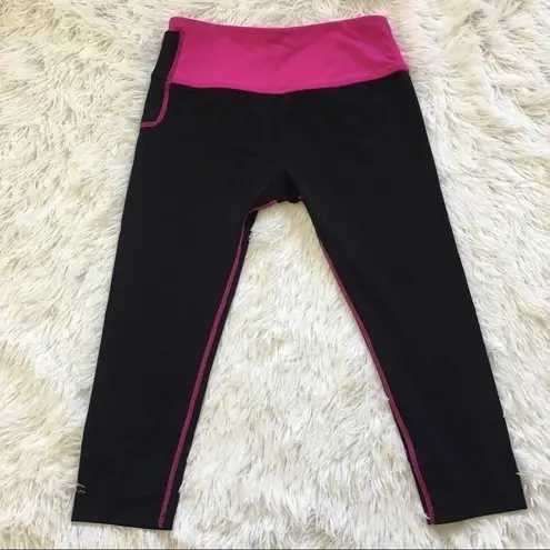 Delfin Women’s Spa Mineral Infused Exercise capris pink & black size Medium