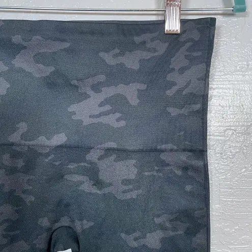 Spanx  Women L Black Camo Look At Me Now Bike Shorts Seamless Athletic Yoga