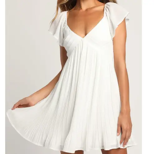 Lulus NWT Amalfi Coast White Pleated Flutter Sleeve Empire A