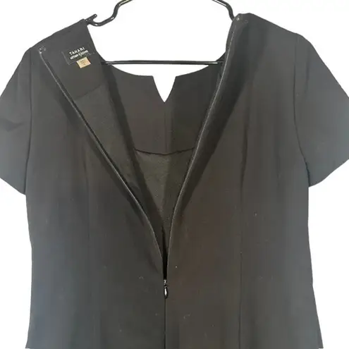 Tahari Black Short Sleeve Back Zip Split Neck Formal Sheath Dress Women Sz 6
