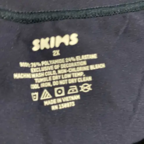 SKIMS Fits Everybody T-Shirt