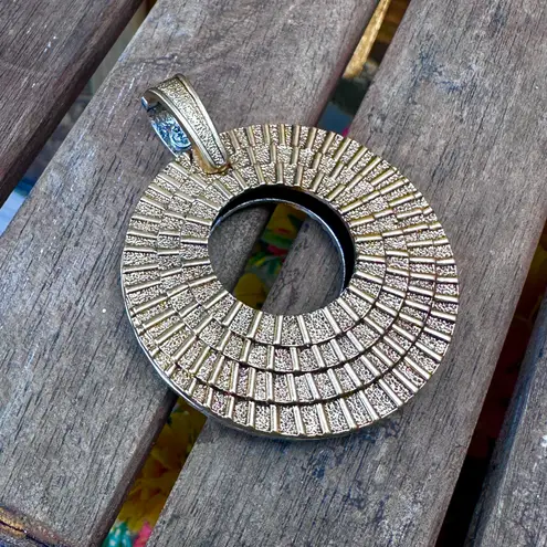 Premier Designs Vintage Reversible Pendant