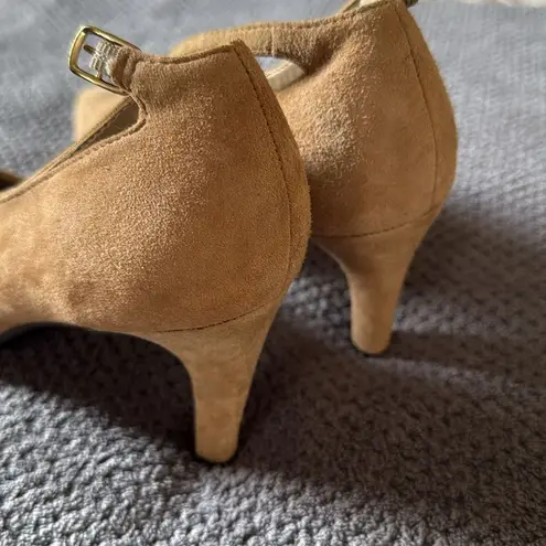 Adrienne Vittadini Camel Suede Pointed Toe Ankle Strap Heels Size 7ā High Heel