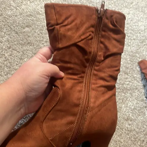 Boutique New cinnamon colored block heels faux suede tall zippered 9.5