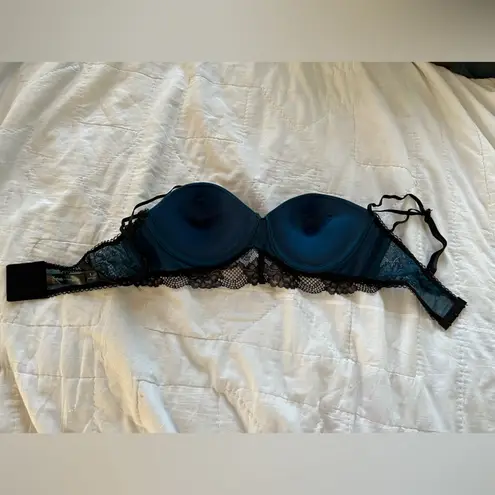 Frederick's of Hollywood NWT: blue with black lace Frederick’s of Hollywood L bra