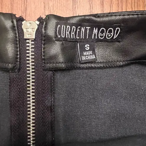 Current Mood Faux Leather Pleated Mesh Overlay Buckle Detail Mini Skirt Sz Small Black