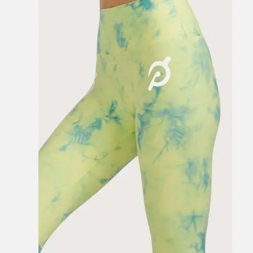 Peloton NWT   Cadent Capri Leggings Yellow with Blue Tie Dye Medium