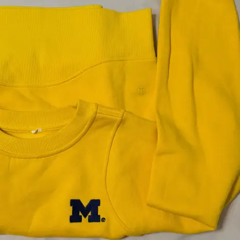 Lululemon  Michigan Wolverines Sweatshirt  Women's Size 2 Maize Golden Yellow