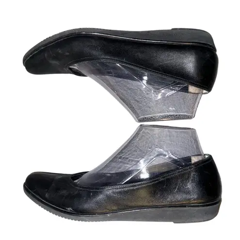 Salvatore Ferragamo Women's Black Leather Flats Size 8.5 AAAA Narrow Shoes