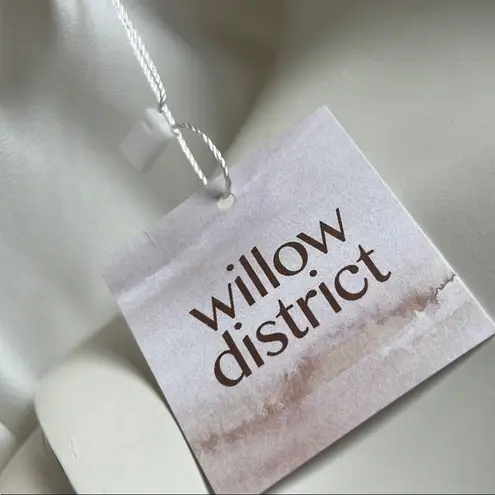 Gilli White Shawl Collar Robe Size M