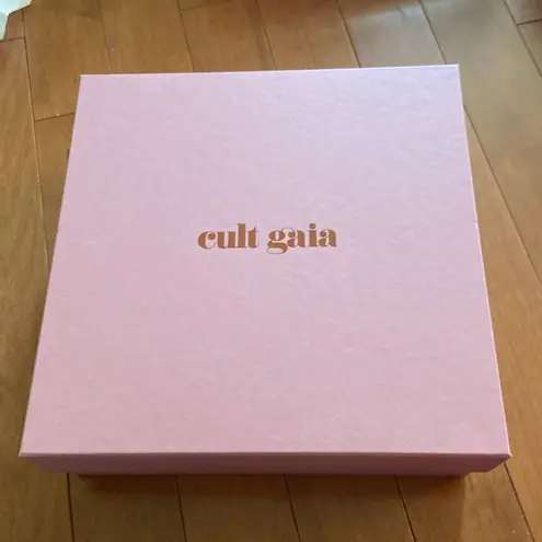 Cult Gaia platform heels. Fit 7