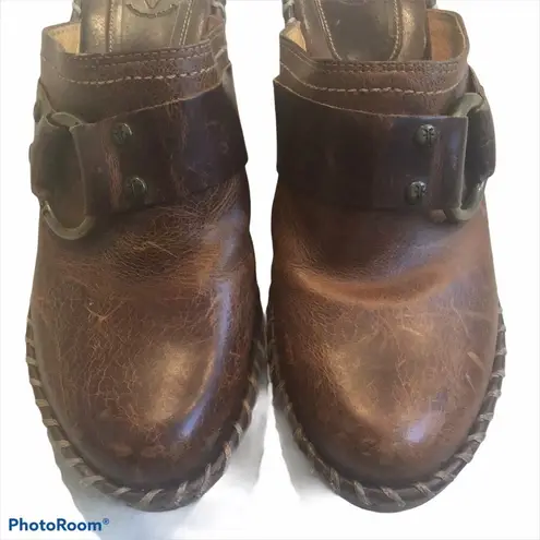 Frye  Charlotte Ring Mules in distressed brown.