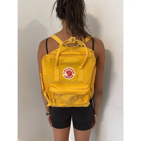 Fjällräven FJALLRAVEN Large Yellow Classic Kanken 23510 141 Backpack