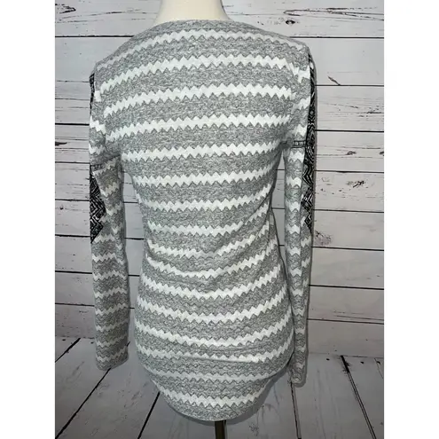 Vocal NWT USA Shirt Tunic Top size Small Black Tribal Long Sleeve Bling Western