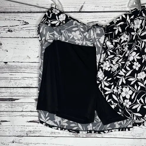 Susan Graver XL Black & White Floral Print 8 Gore Pull On Skort - Skirt w Shorts
