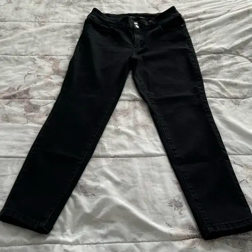 Tahari Kelly black mid rise slimming skinny jeans, size 14W minimalist preppy