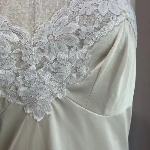 Vintage Lorraine Satin Romantic Cream Full Slip Night Gown Size Tall 36 White Size M