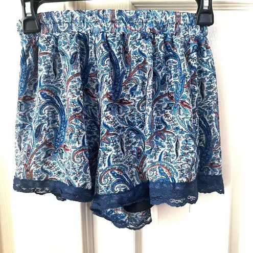 Lush Clothing Lush (Nordstrom) blue lace shorts S