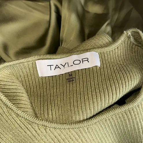 NWT Taylor Mix Media Ribbed Bodice Crew Neck Satin Skirt Side Pocket Green Size M