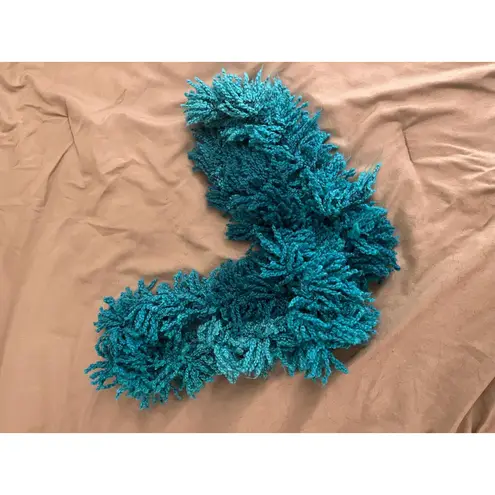 Warm & Stylish Blue Ombre Handknit Scarf