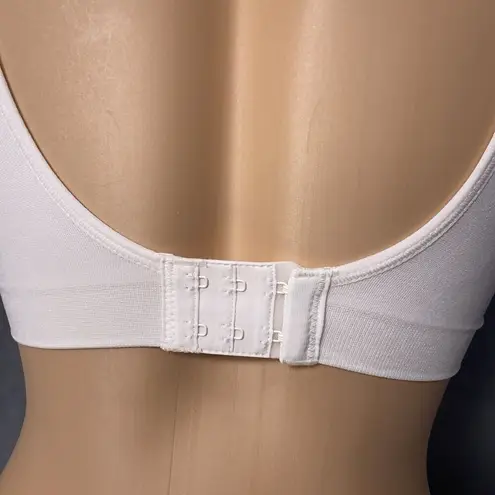 Carole Hochman Small Seamless Comfort Bra Wire Free Molded Cups Straps White