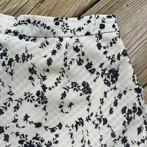 The Fifth Label White And Black Floral Print High Waisted Shorts Size XS