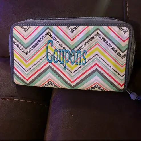Thirty One chevron print zip around coupon clutch wallet with dividers HTF Blue