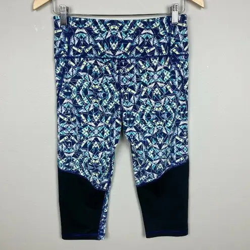 Victoria's Secret VSX Victoria Secret Sport Capri Leggings Small Geometric Printed‎ Stretch Yoga