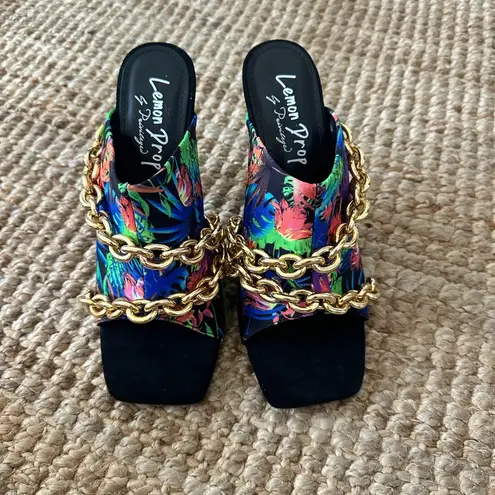 Vibrant Women's Heels with Gold Chain Accent size 10 Suede heel NWOT Black