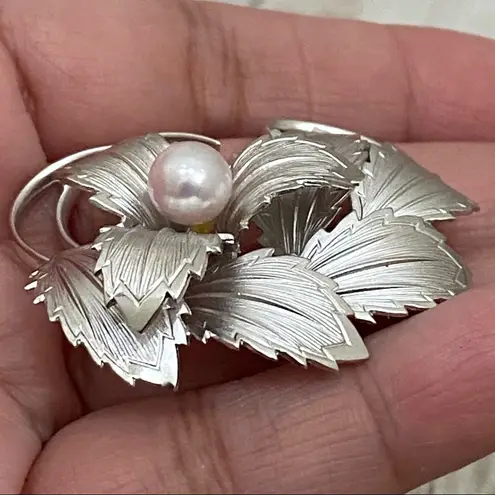 Vintage Asian 3D Flower Faux Pearl Brooch