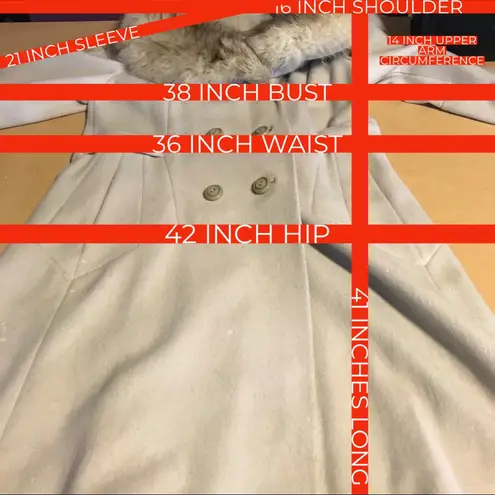 VINTAGE CIRCA 1970'S SABRINA GRAY WOOL W/FOX FUR COLLAR COAT (S)