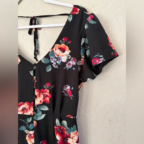 Trixxi  Black Floral Jumpsuit Women’s Size Medium Short Flutter Sleeves - Image 5