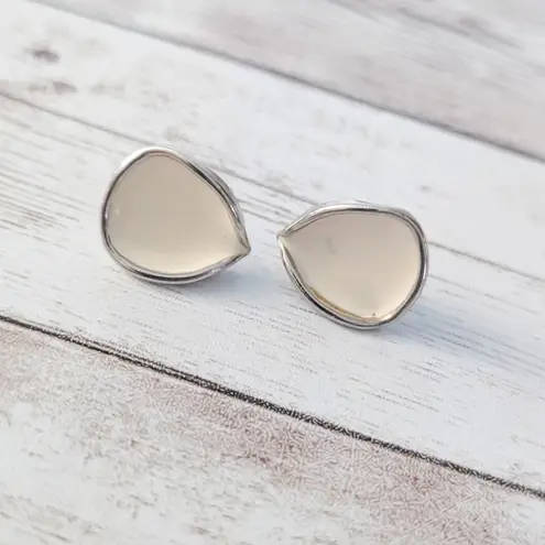 Vintage Stud Earrings Cream Concave Teardrop
