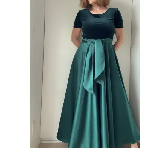 Vintage 90s Emerald Green Formal Gown Size 10 Princess Ball gown Holidays