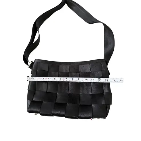 HARVEYS Executive Messenger Black Seat Belt Bag