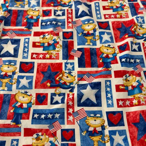 Peaches Uniform Womens Large Cat Patriotic Print Scrub Top Nurse Healthcare Red