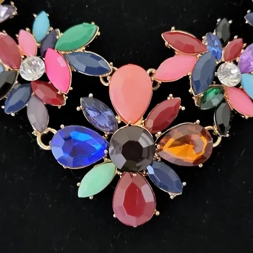 Stunning Multi Color Flower Necklace Set Gold