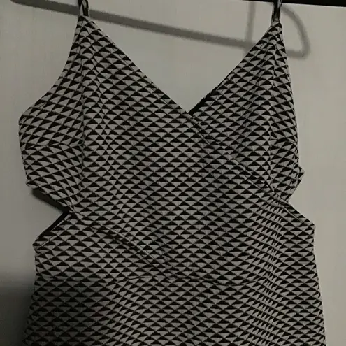 H&M  Crossover Cutout sides dress