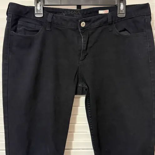 Arizona Jeans Emo Whimsigoth Black Straight Skinny Jeans Stretch Juniors Size 17