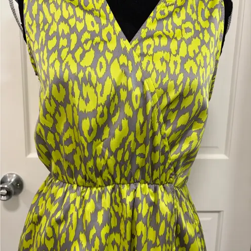 Mimi Chica Sleeveless Leopard Print Mini Dress Green/Gray V-Neck Pockets Silky
