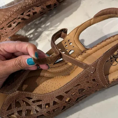 Biza Isadora natural memory foam cushioned insole leather linings size 9.5 Brown