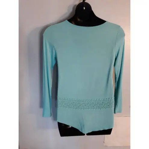 Cable & Gauge blue crochet blouse