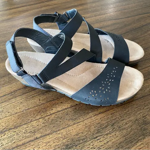 Earth Origins Elegant Black Women's Wedge Sandals size 10