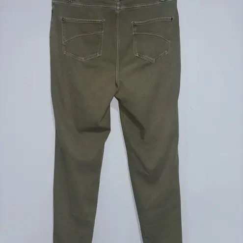 Time and Tru Green Skinny Jeans with Stretch Size undefined