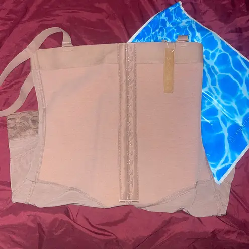 Shapellx shapewear Bare Essential AirSlim® Core
Sculpt Mid Thigh Shaper Short Size M - Image 5