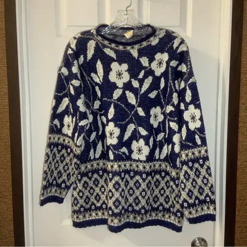 Holiday Time Vintage  Blue/White Floral Print Pullover Sweater size Large