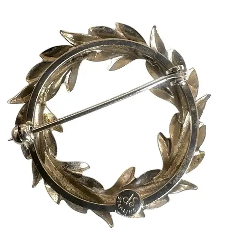 d e c Sterling Silver Leaf Wreath Brooch Pin