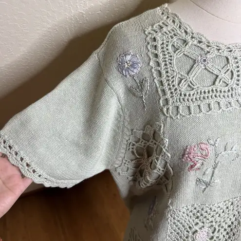 Vintage Short Sleeve Sweater Womens Large Mint Green Floral Crochet Patchwork
