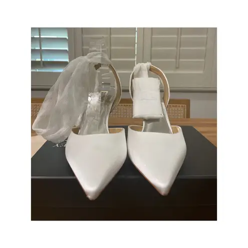 Badgley Mischka Blaze White Satin Bow Stilettos Size 9.5 NIB Bridal Wedding