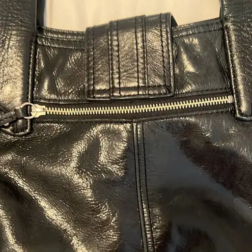 Perlina large black leather handbag 3 inside 1 outside zip pockets EUC